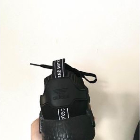 Adidas Yeezy Boost - Picture 2 of 4